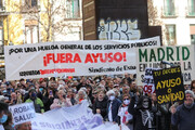 تظاهرات کارکنان بهداشت اسپانیا در خیابان‌های مادرید 