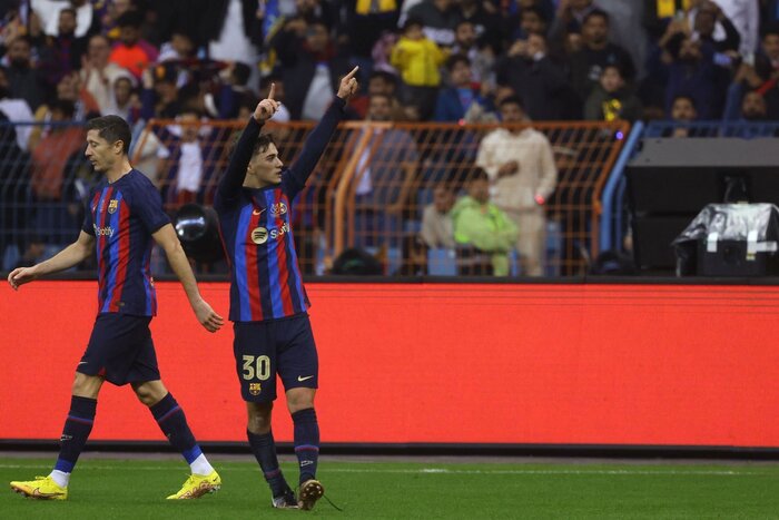 قهرمانی بارسلونا با شکست رئالمادرید در الکلاسیکو؛ اولین جام ژاوی با درخشش ستاره ۱۸ ساله