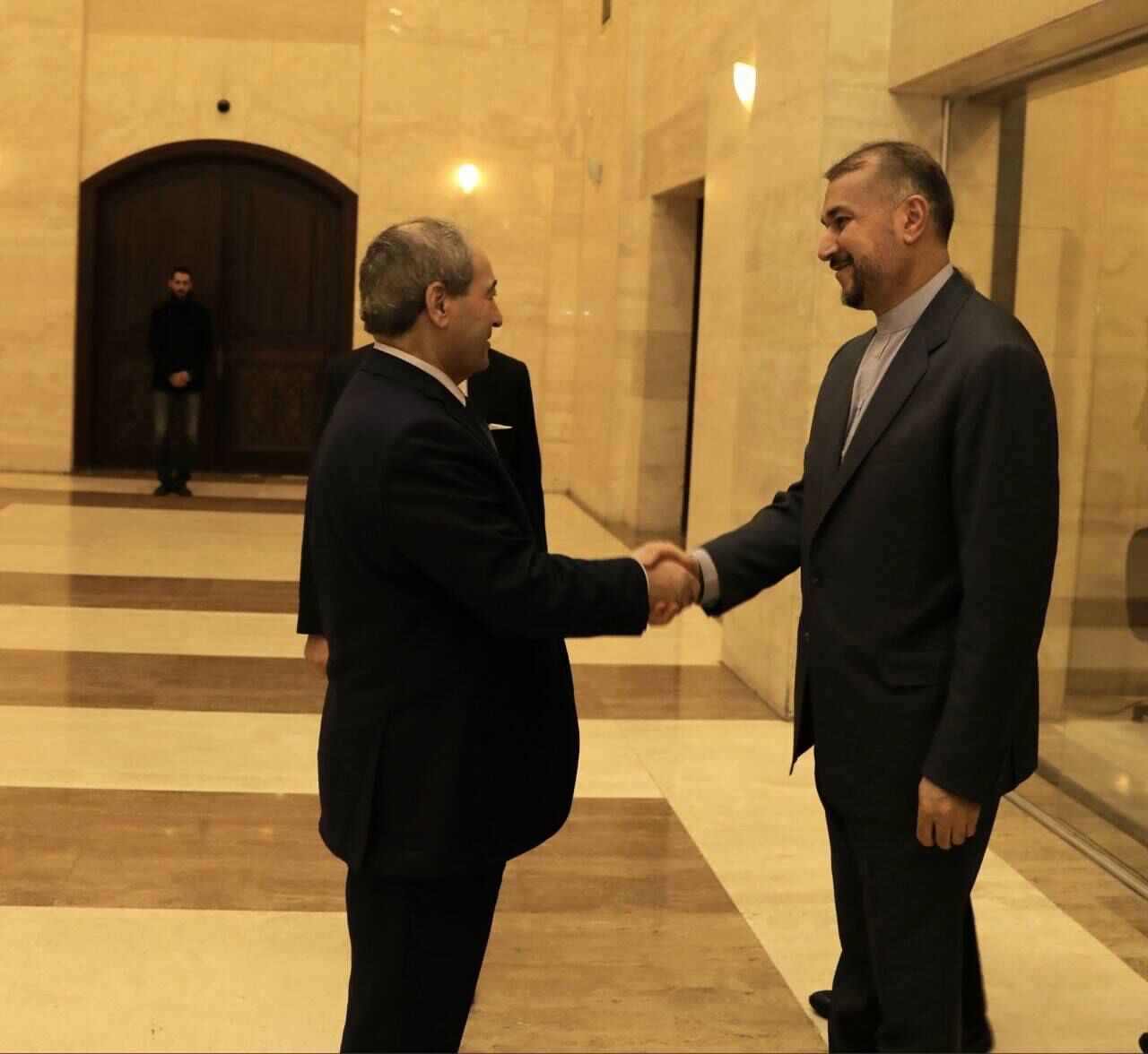 ایران اور شام کے وزرائے خارجہ کی تفصیلی بات چیت/ ایرانی صدر اسد کی سرکاری دعوت سے شام کا دورہ کریں گے