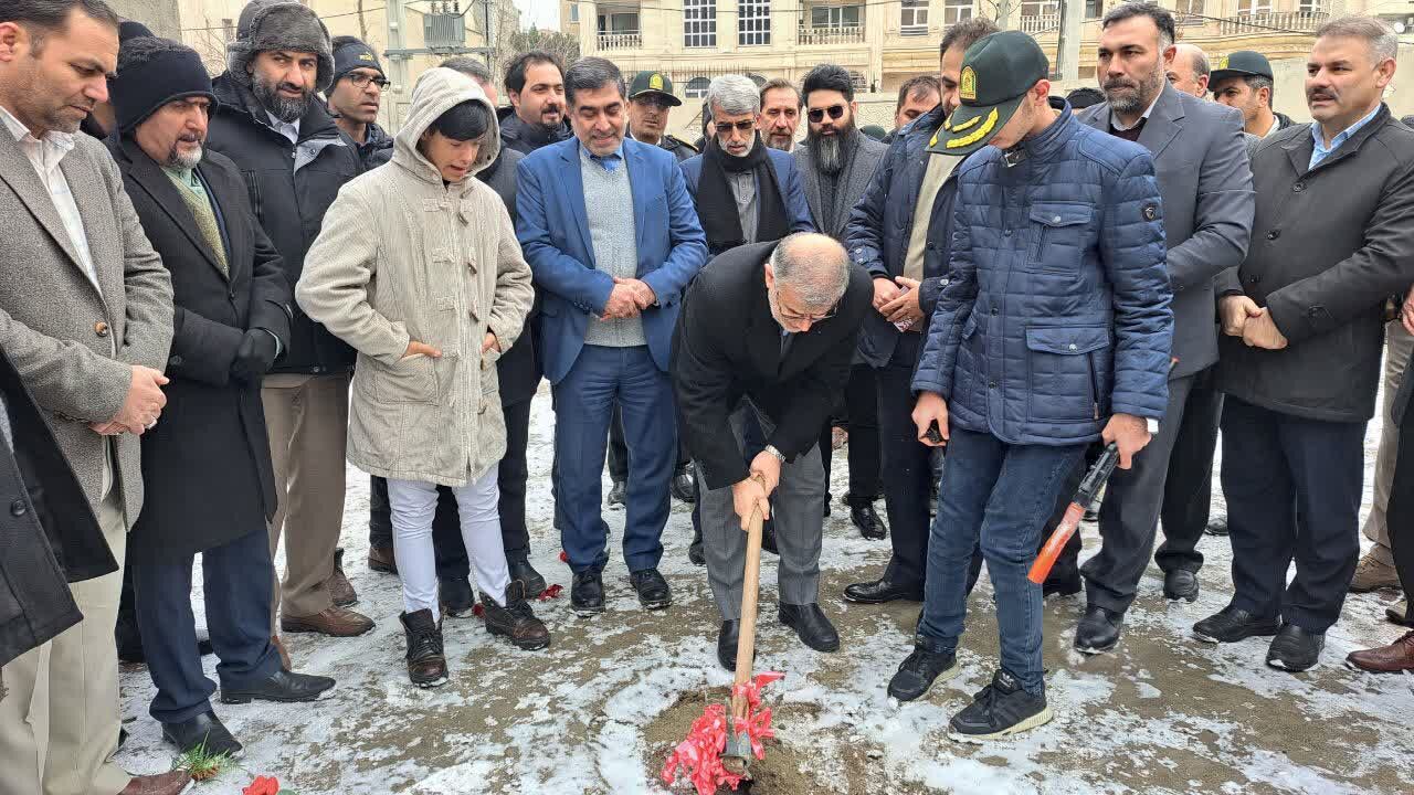 عملیات ساخت مدرسه ۱۲ کلاسه خیرساز در فردیس آغاز شد 