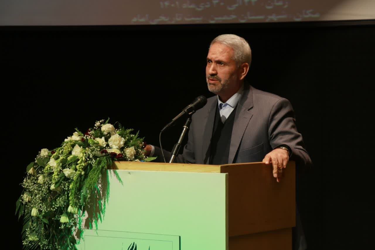 امام خمینی(ره) نمونه موفقی از نگاه به زن در عرصه‌های خانوادگی و اجتماعی را به دنیا ارایه داد