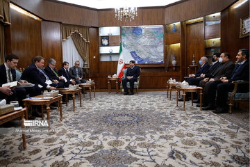 Iran 1st VP meets a Russian advisor in Tehran