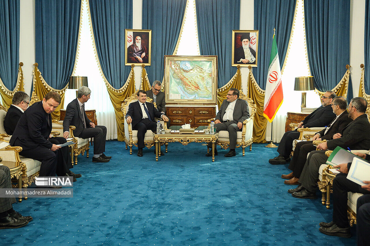 Шамхани назвал стратегическим экономическое сотрудничество между Ираном и Россией
