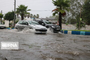 ساکنان منازل آب گرفته در آبادان اسکان اضطراری شدند