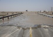 جاده ساحلی گناوه - بوشهر مسدود شد/ رانندگان از مسیر جایگزین تردد کنند