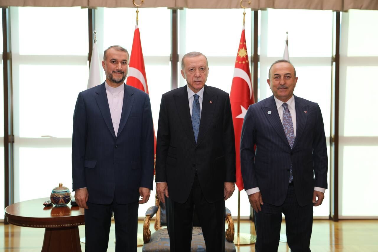 El ministro de Exteriores iraní dice que su visita a Turquía se centró en mejorar la cooperación económica