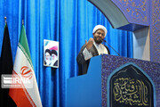 خطيب جمعة طهران: الحرس الثوري مصدر قوة ايران وحصنها المنيع