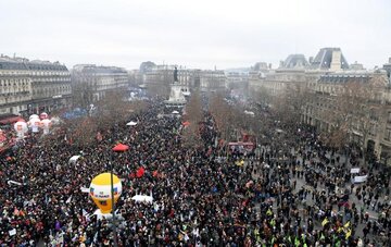 تظاهرات میلیونی در فرانسه؛ مکرون در محاصره معترضان+ فیلم و عکس 
