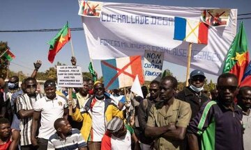 Manifestation contre la France au Burkina Faso : « Armée française, dégage de chez nous »