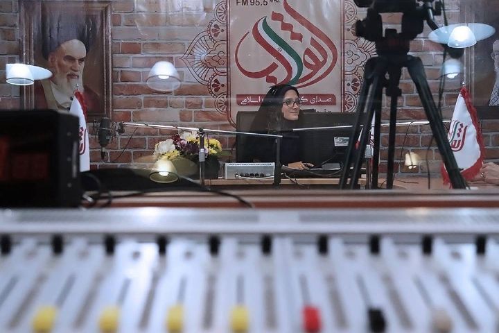 «رادیو انقلاب» آغاز به کار کرد/ آرایش رسانه‌ای مبتنی بر «جهاد تبیین» 