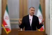 Irans Außenminister verurteilt die Schändung des Heiligen Koran