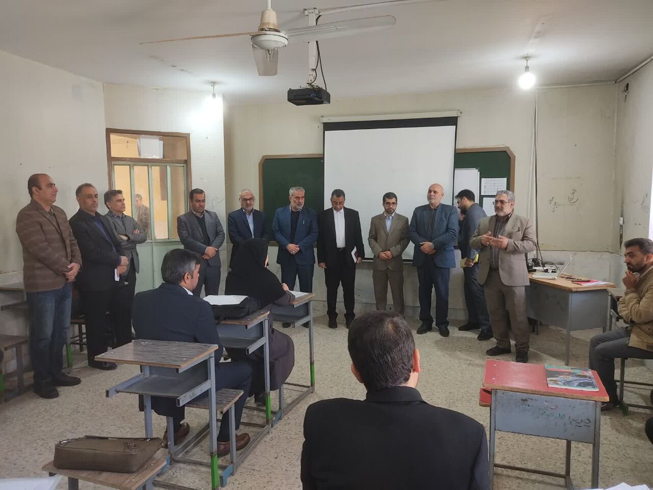 نماینده دشت آزادگان: صنایع بزرگ به آموزش و پرورش خوزستان کمک کنند