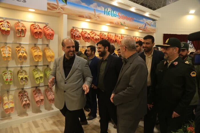 ششمین نمایشگاه بین‌المللی کفش با حضور معاون وزیر صمت در قم افتتاح شد