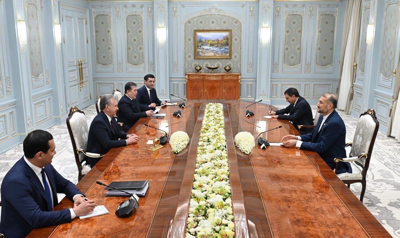 Amirabdollahian rencontre à Tachkent le président de l'Ouzbékistan