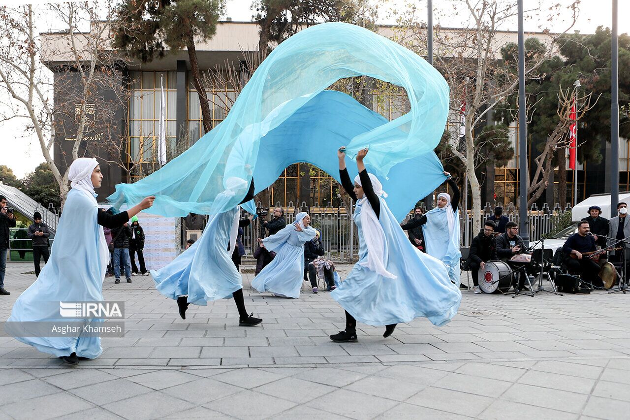 صحنه‌گران تئاتر فجر در پنجمین روز، ۱۰ اجرا دارند