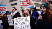 تداوم اعتصاب کارکنان وزارت بهداشت انگلیس/فیزیوتراپ‌ها هم ملحق شدند