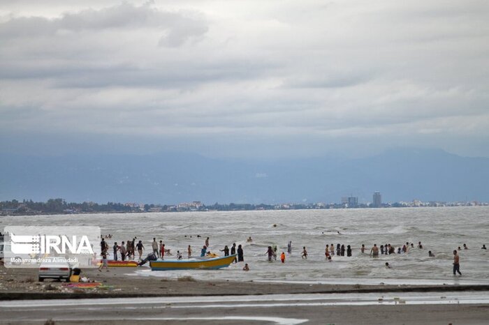 تراز دریای خزر بیش از ۲ متر کاهش یافت
