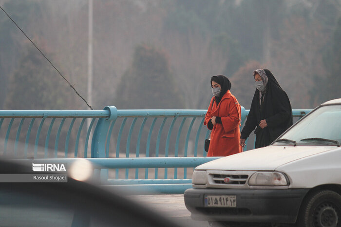شهروندان مهریزی‌ کاهش آلودگی هوای این شهر را خواستار شدند