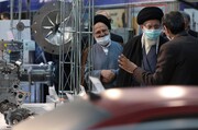 Supreme Leader tours domestic manufacturing show