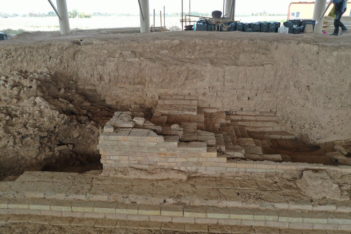 شناسایی شالوده ۲ برج بزرگ در کاوشهای پایتخت گمشده هخامنشیان