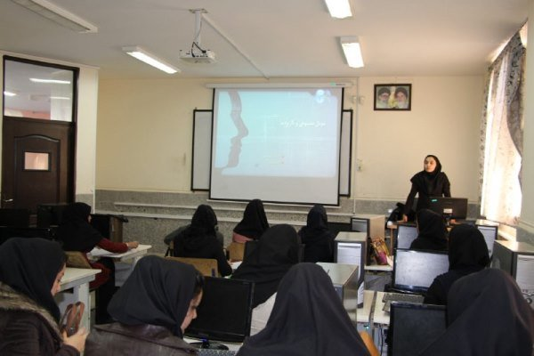 چهل و چهارمین فجر انقلاب اسلامی؛ پیشگامی زنان ایرانی در عرصههای علمی و آموزشی کشور