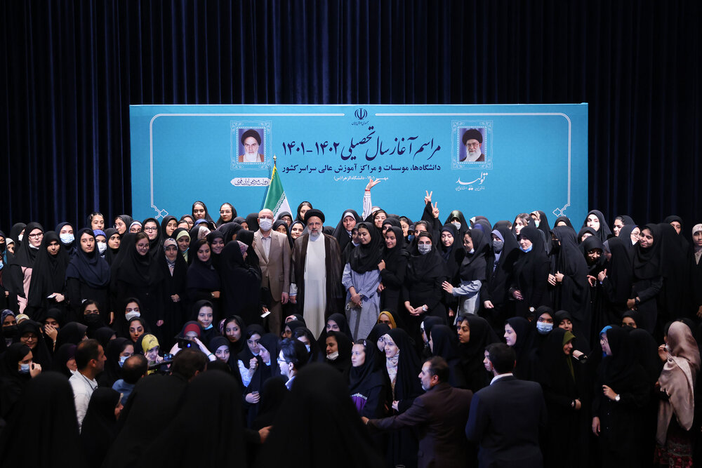 چهل و چهارمین فجر انقلاب اسلامی؛ پیشگامی زنان ایرانی در عرصههای علمی و آموزشی کشور