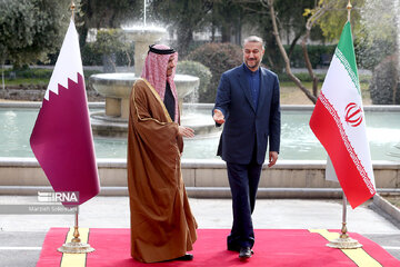 Iranian FM receives Qatari counterpart