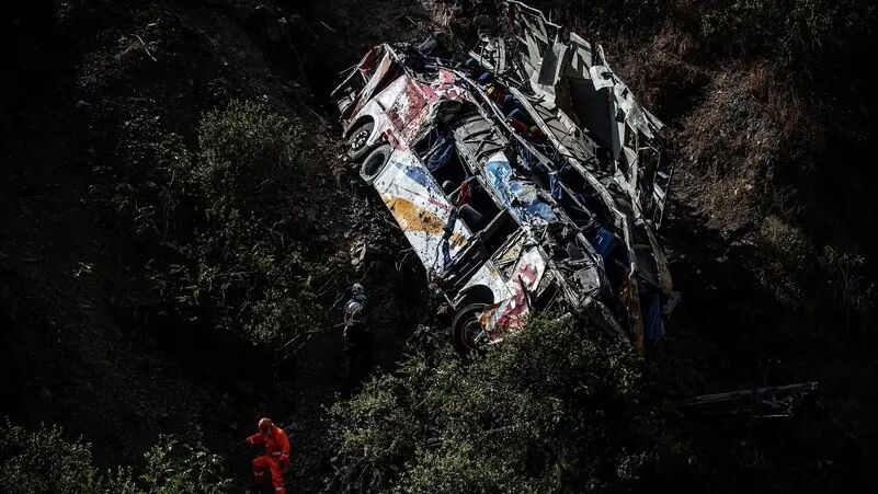 سقوط اتوبوس به دره در پرو ؛ دستکم ۲۵ نفر کشته شدند