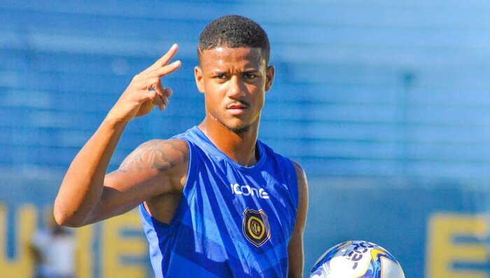 آشنایی با ستاره جدید سپاهان؛ مهاجم ۸۰۰هزاریورویی از برزیل و هند تا ایران + فیلم