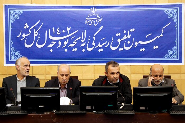 VAR لَنگ پول؛ هزینه خرید کمک داور ویدئویی را کسی گردن نمیگیرد