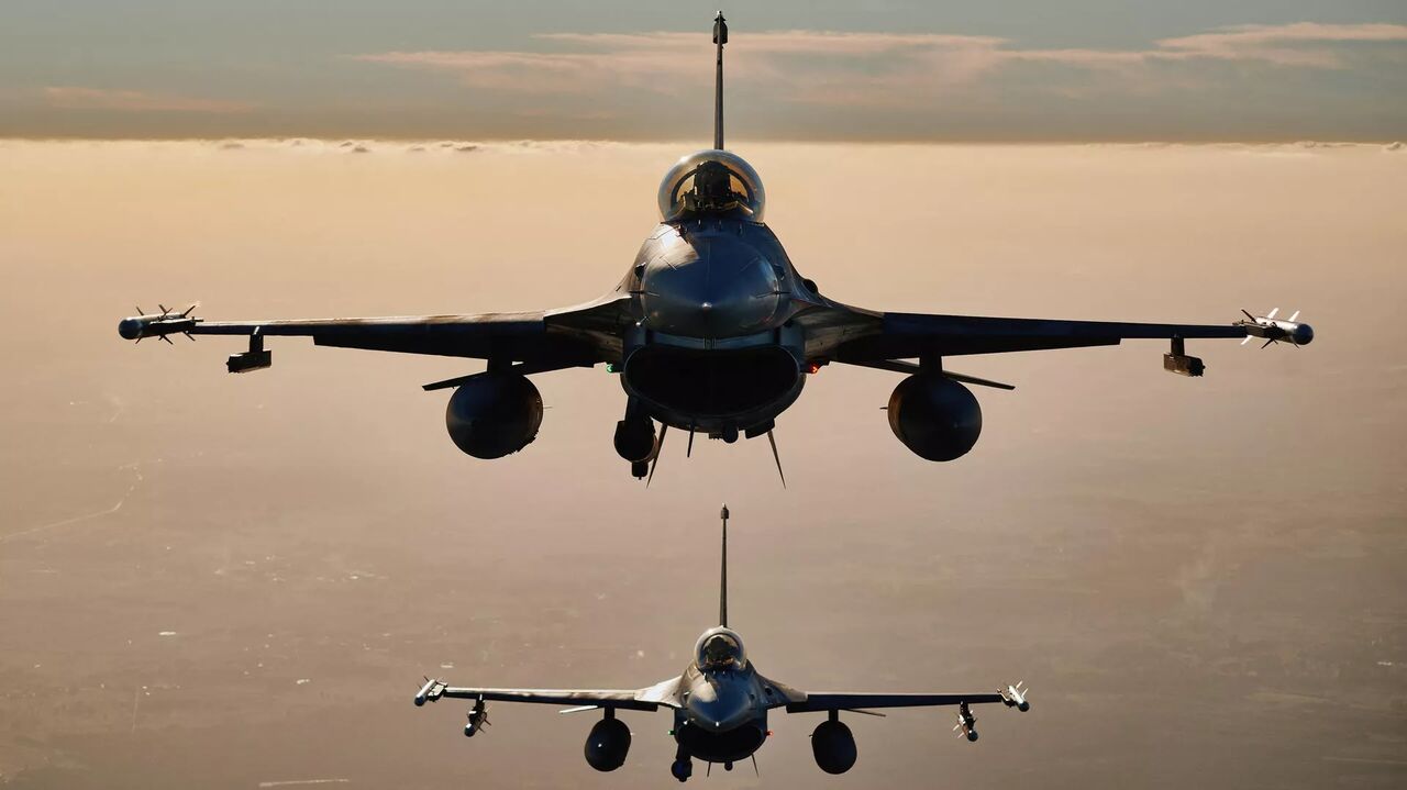 کاخ سفید: نیاز اوکراین به جنگنده اف - ۱۶ در بلندمدت برطرف می شود