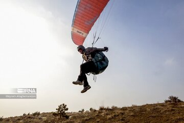 Sports aériens : Vol en parapente à Téhéran