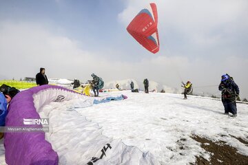 Sports aériens : Vol en parapente à Téhéran