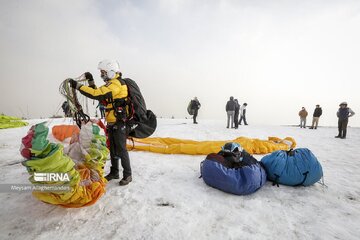 Sports aériens : Vol en parapente à Téhéran