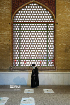 Visite du Guide suprême au mausolée de l’Imam Khomeiny (r.a.)