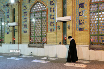 Visite du Guide suprême au mausolée de l’Imam Khomeiny (r.a.)