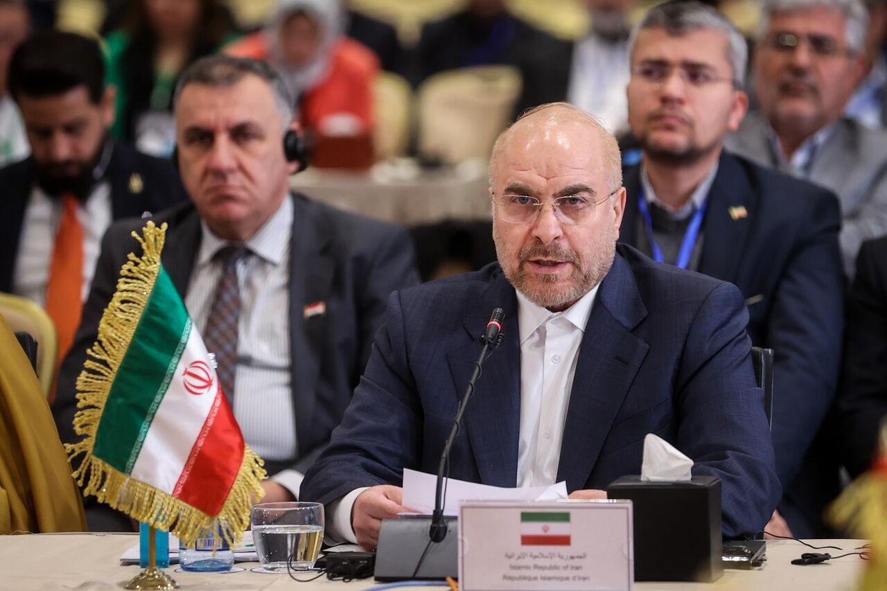 El presidente del Parlamento iraní advierte a Azerbaiyán contra las “decisiones emocionales” con respecto al ataque a la embajada