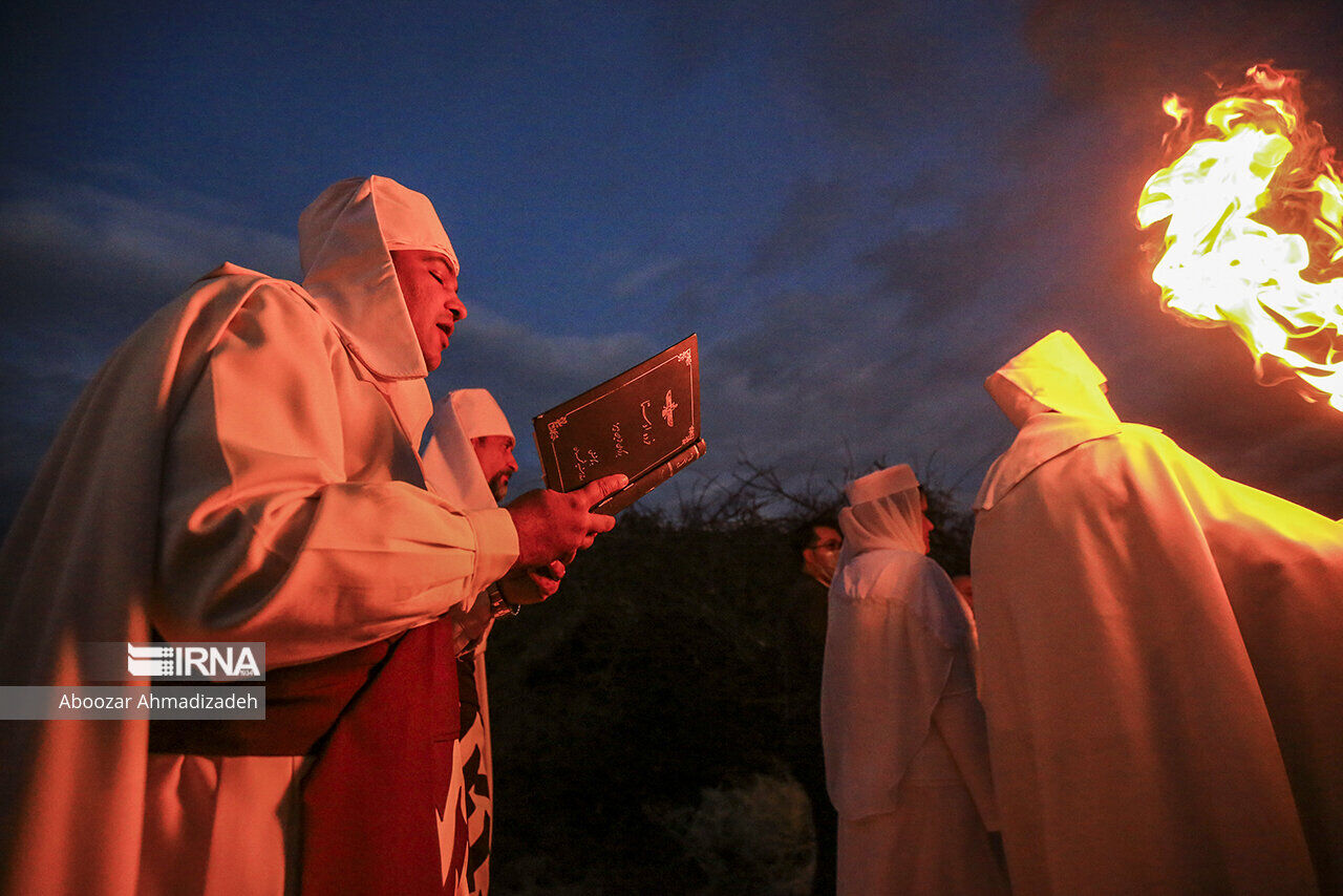 IRNA English Iran's Zoroastrians celebrate Sadeh festival in Kerman