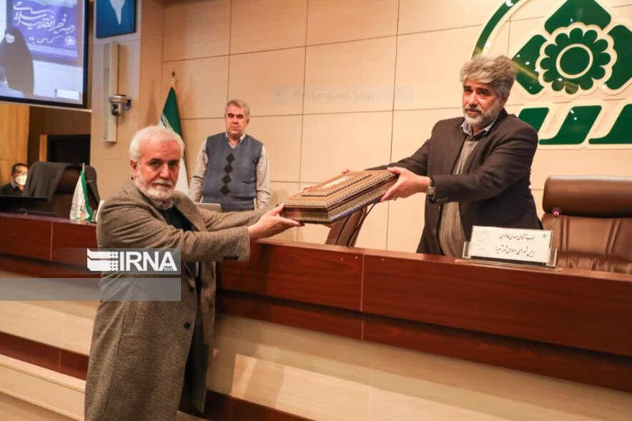 بودجه ۲۱ هزار و ۱۰۰ میلیارد تومانی شیراز به پارلمان شهری ارائه شد