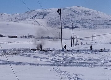 بارش برف برق ۵۶ روستای کردستان را قطع کرد