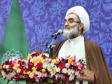 امام جمعه رشت: دولت برای تثبیت قیمتها تلاش بیشتری انجام دهد