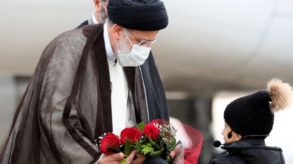 یک روز با آیت الله رئیسی در قبله تهران