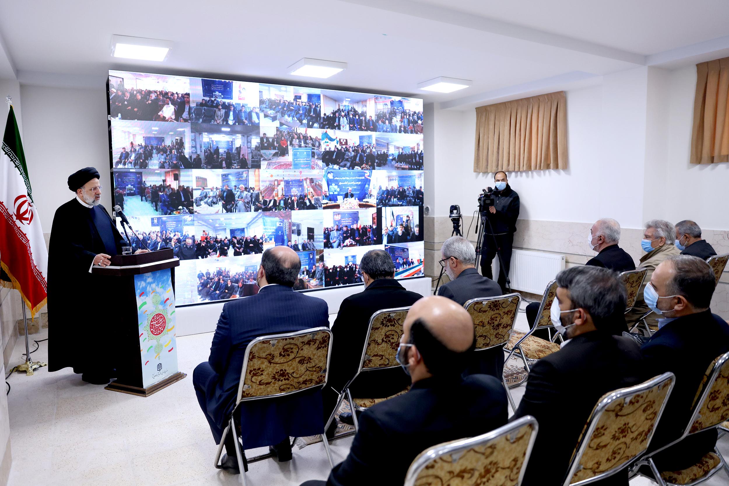 یک روز با آیت الله رئیسی در قبله تهران