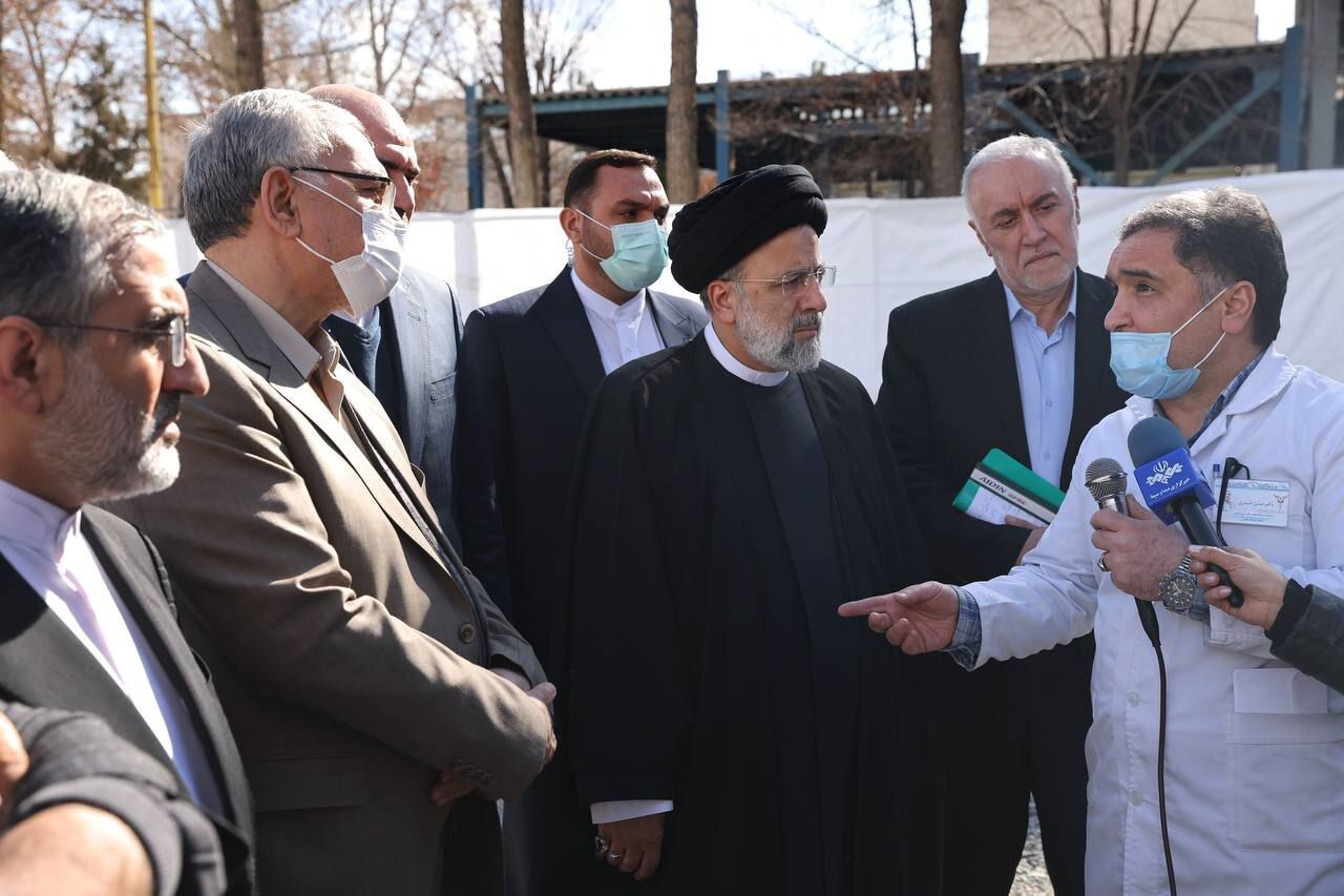 یک روز با آیت الله رئیسی در قبله تهران