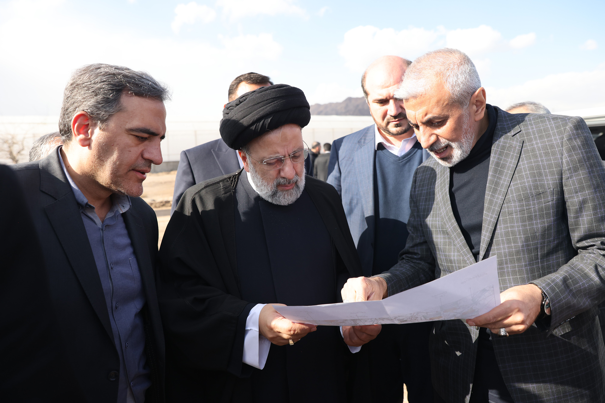 یک روز با آیت الله رئیسی در قبله تهران