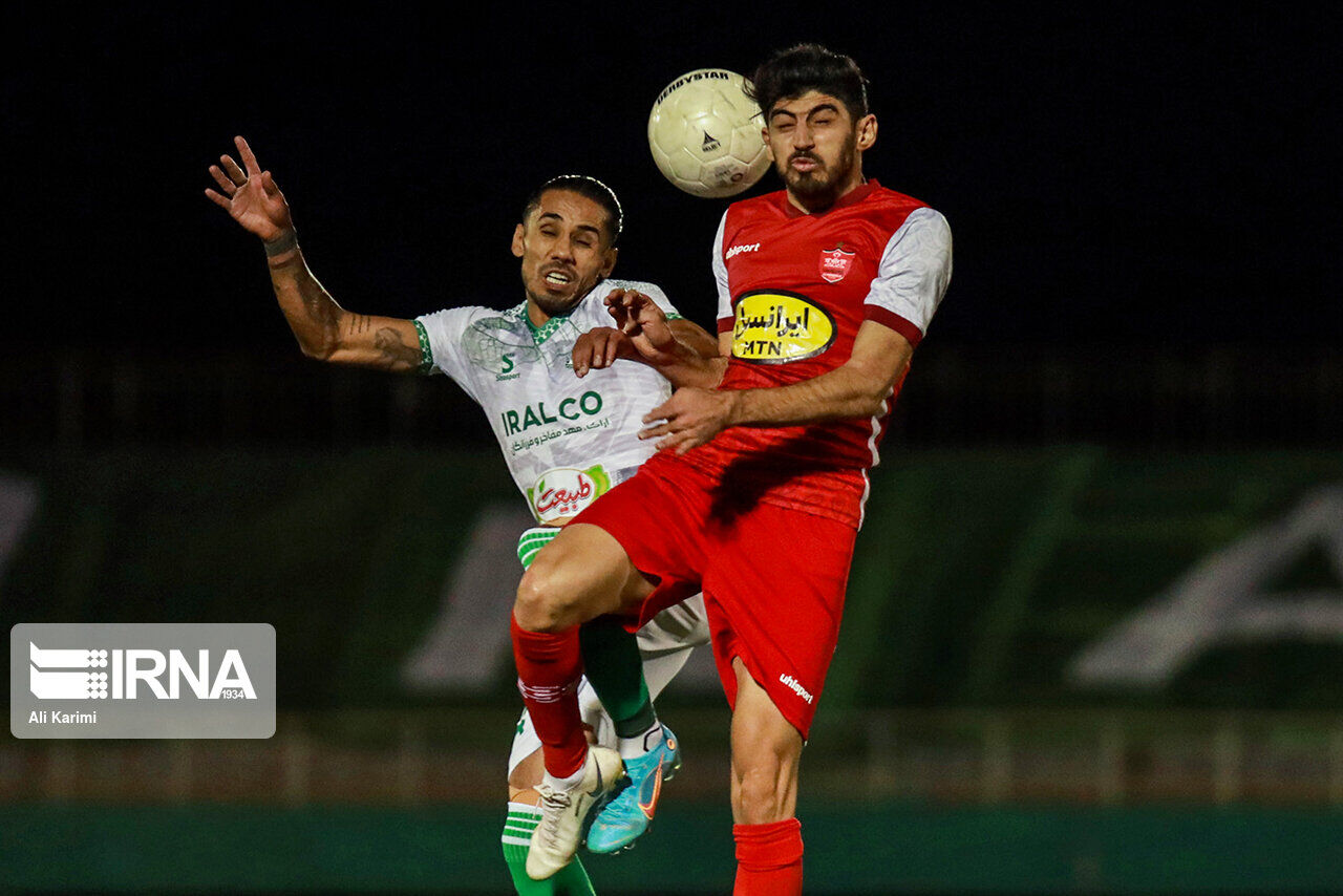 الدوري الايراني: برسبوليس يتخلى عن الصدارة لسباهان اصفهان اثر تعادله مع المنيوم اراك 