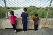 پیامدهای سیاست مرزی دولت ترامپ، یک چهارم کودکان مهاجر بدون خانواده مانده‌اند