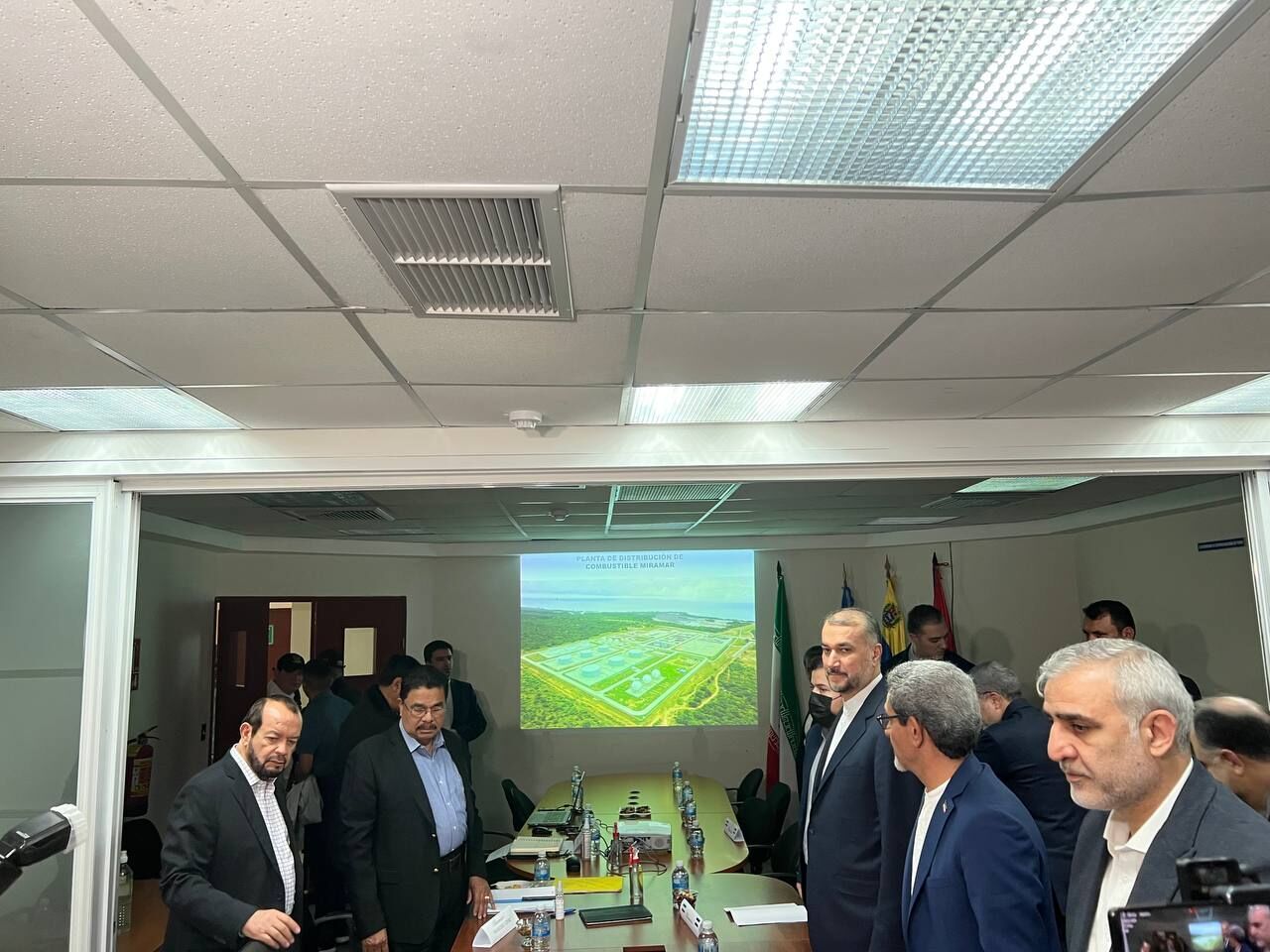 El ministro de Exteriores de Irán visita la refinería Supremo Sueño de Bolívar en Nicaragua