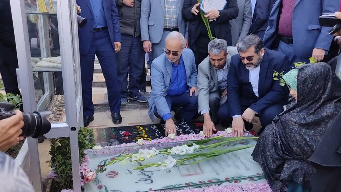 وزیر فرهنگ و ارشاد اسلامی: منطقه مرهون رشادت‌های سپهبد شهید سلمیانی است 