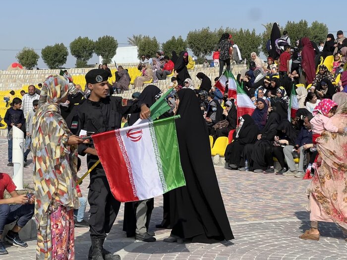 همایش بزرگ پیاده روی خانوادگی در قشم برگزار شد